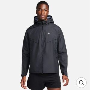 NIKE MEN'S WINDRUNNER STORM-FIT RUNNING JACKET